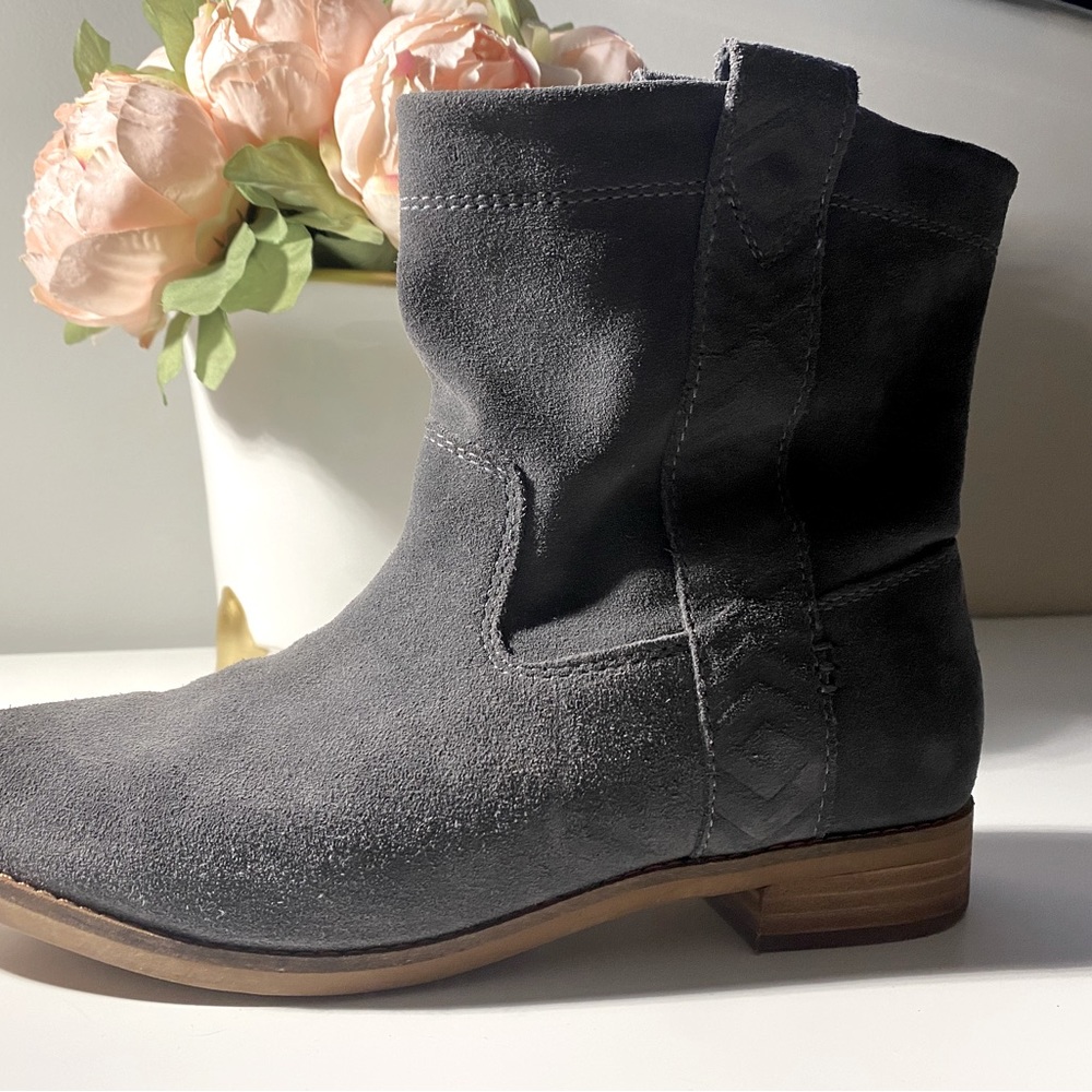 Almost New Toms Laurel Castlerock Grey Burnished Grey Mini Cowboy Boots - 6.5M
